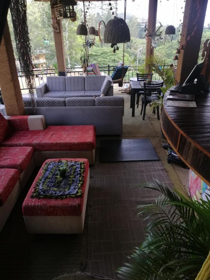 Tiki Bar Hostel 엘라 외부 사진